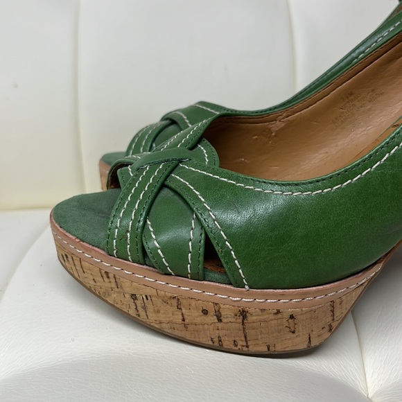 Retro Nine West Green Leather Heels Size 7.5 - Picture 2 of 5
